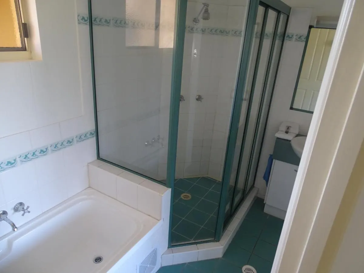 Alexander Beachfront Apartments Hervey Bay Apart-hotel